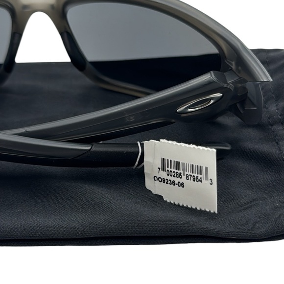 Oakley Valve 60mm Polarized Wrap Sunglasses - Picture 13 of 15